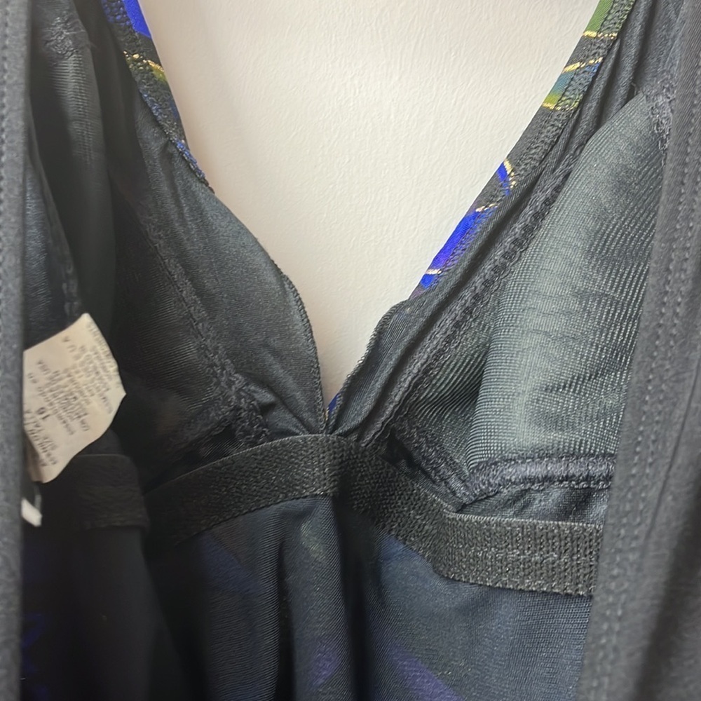 Longitude Leaf Pattern Swimsuit - image 5